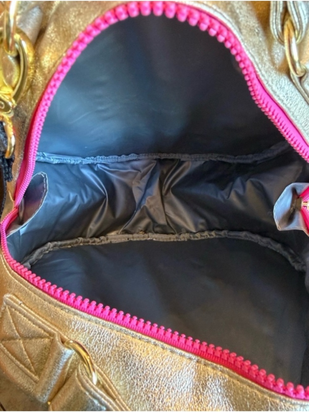 Betsey Johnson Pink Glitter Sprinkle Donut Novelty Crossbdy Top Handle Lunch Bag - Picture 6 of 6
